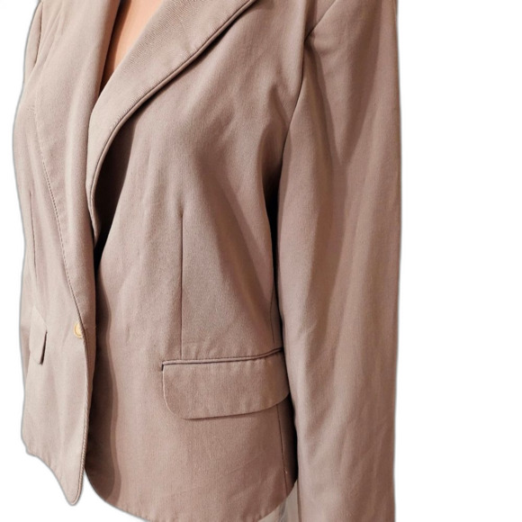 NINE & COMPANY - Picture 3 of 9